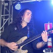 Doy clases de guitarra eléctrica y acústica